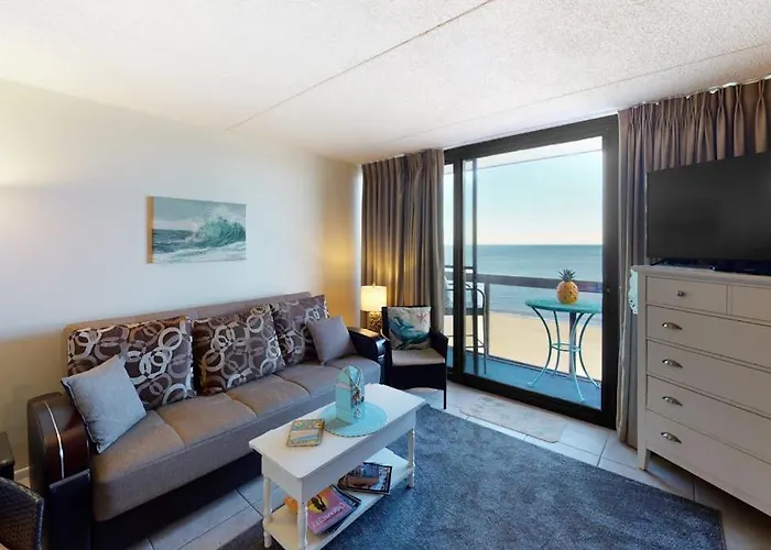 Holiday home Warm & Welcoming In Oceanfront Building With Pool & Sauna *