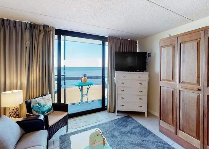 Warm & Welcoming In Oceanfront Building With Pool & Sauna *