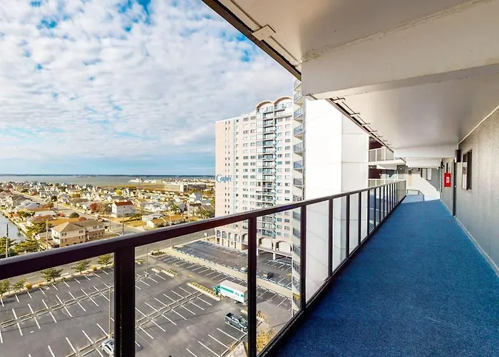Warm & Welcoming In Oceanfront Building With Pool & Sauna Holiday home Ocean City