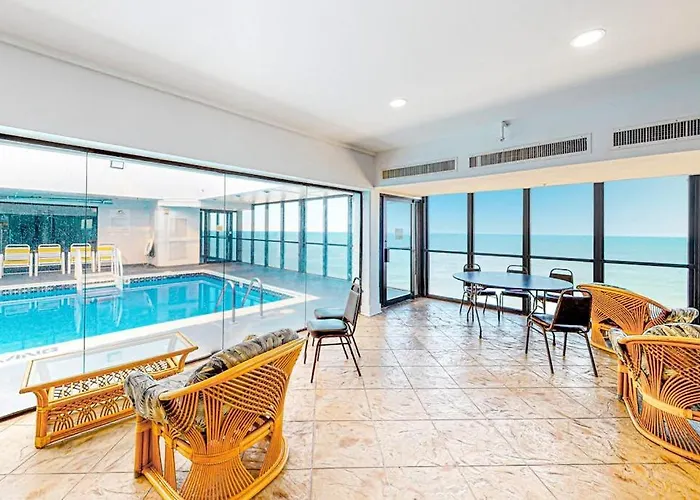 Holiday home Warm & Welcoming In Oceanfront Building With Pool & Sauna *