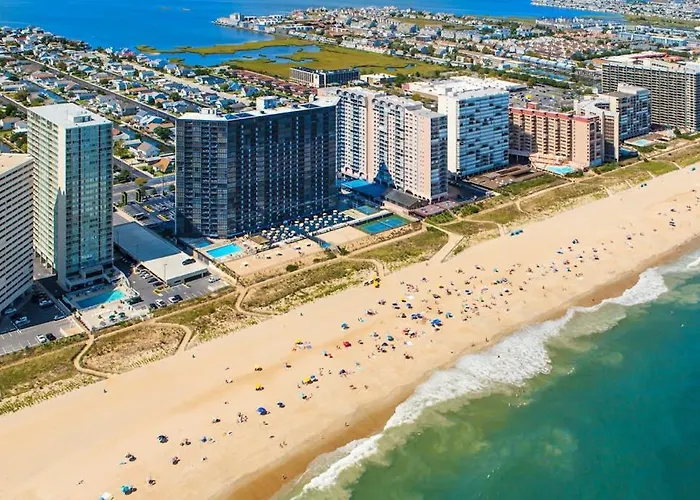 Warm & Welcoming In Oceanfront Building With Pool & Sauna Holiday home Ocean City